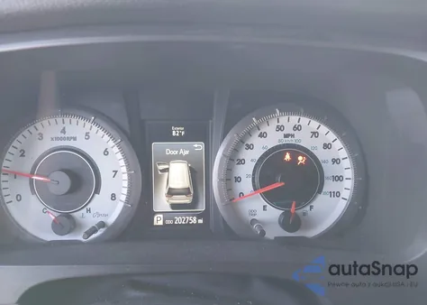 2017 Toyota Sienna Se Premium 8 Passenger z USA, uszkodzony, nr VIN 5TDXZ3DC8HS783989